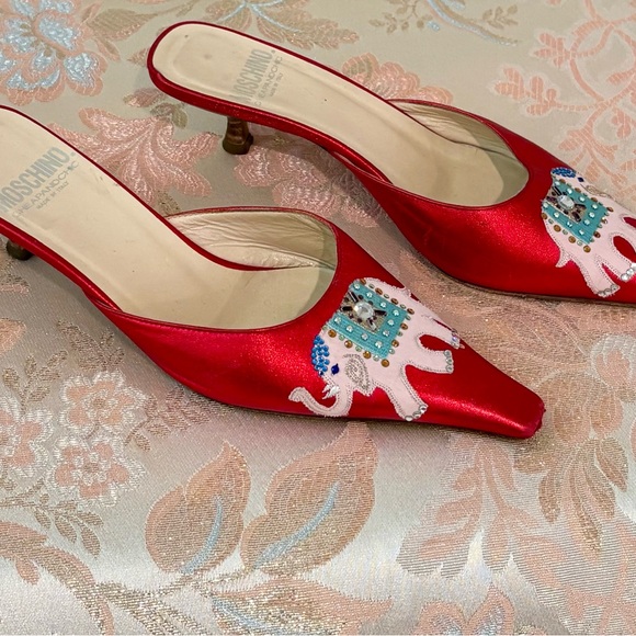 Moschino Cheap & Chic Red Satin Pointed Elephant Embellished Mules - Picture 6 of 11